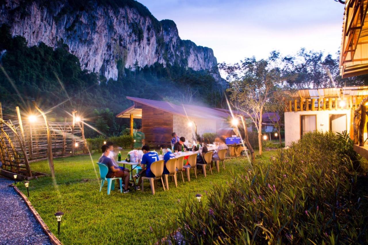 Hotel Bansuanphutarn Ban Pha Saeng Lang Esterno foto