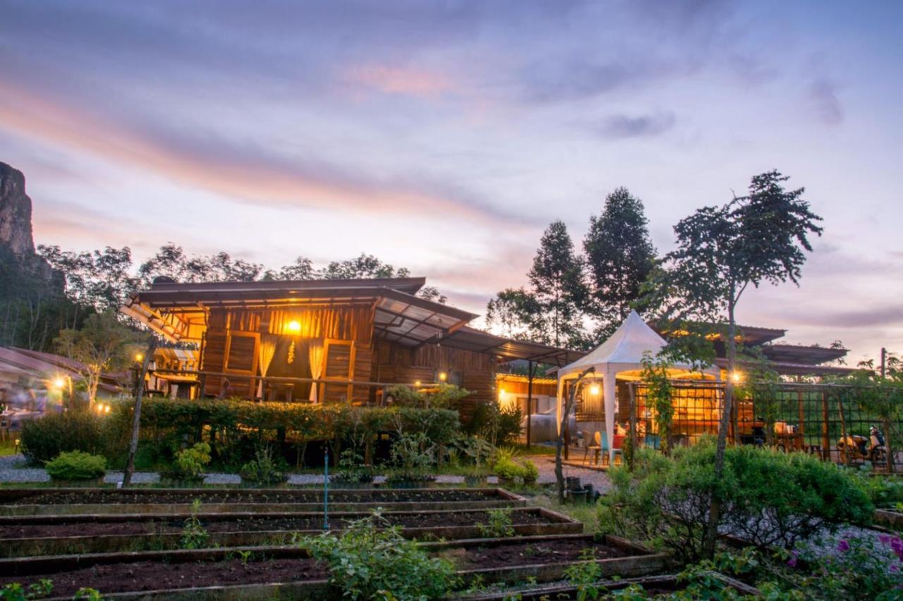 Hotel Bansuanphutarn Ban Pha Saeng Lang Esterno foto