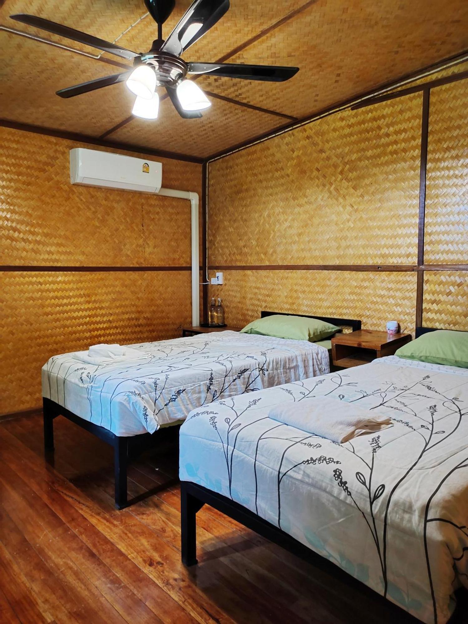 Hotel Bansuanphutarn Ban Pha Saeng Lang Esterno foto