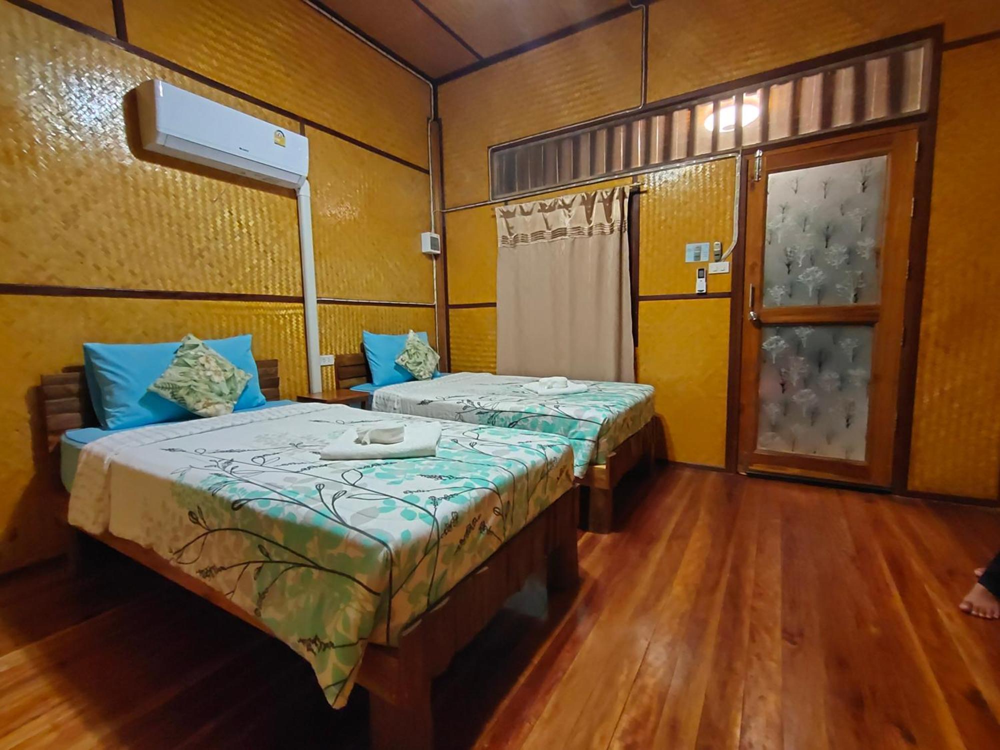Hotel Bansuanphutarn Ban Pha Saeng Lang Esterno foto