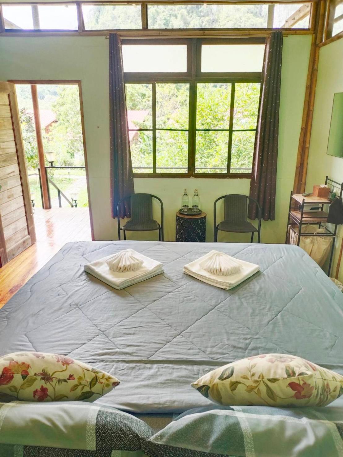 Hotel Bansuanphutarn Ban Pha Saeng Lang Esterno foto